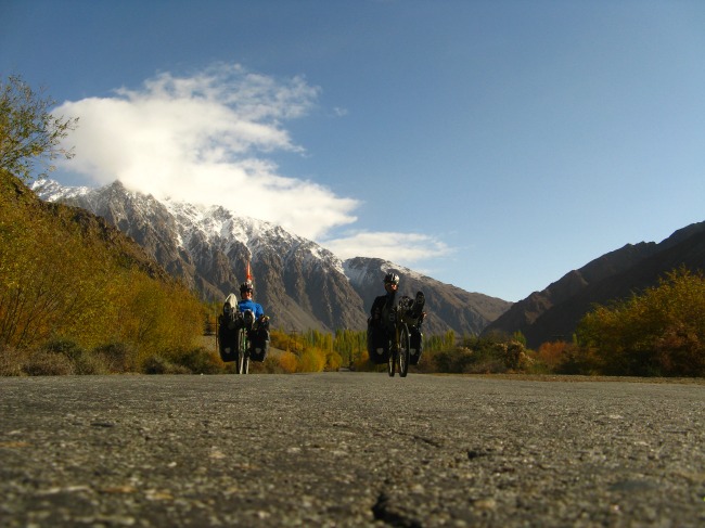 Tádzsikisztánban, a Pamírban 4000 méter felett is bicikliztek (Fotó: 360°bringa)