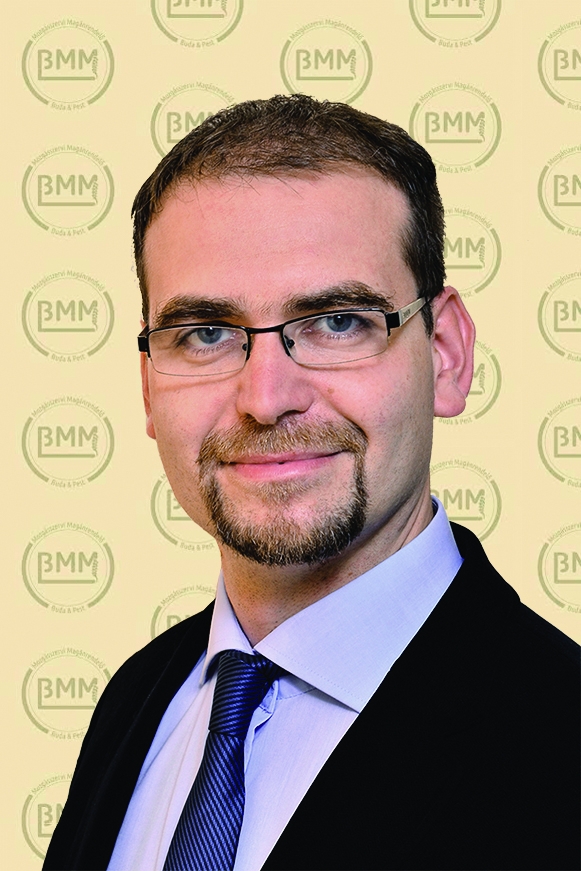  Dr. Moravcsik Bence Balázs